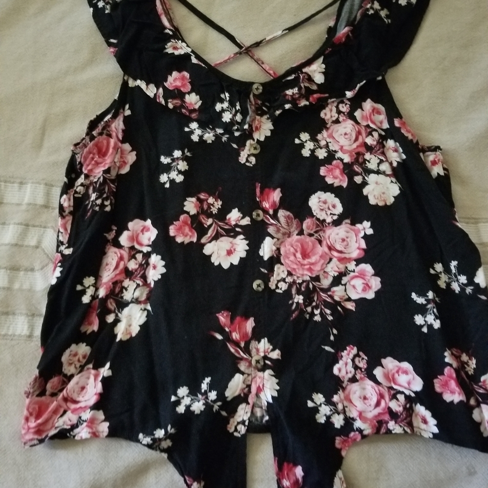 Very cute sleeveless tank💋